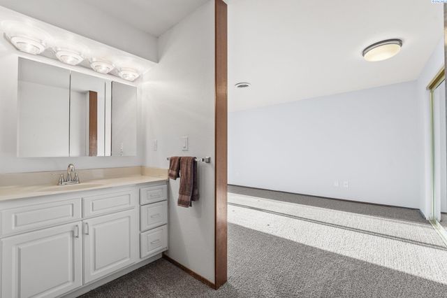 303 Gage Blvd Apt 122, Richland, WA 99352