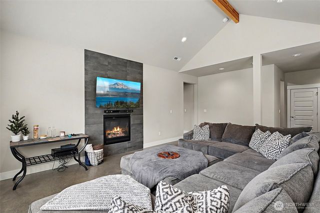 2222 215th Street E, Spanaway, WA 98387