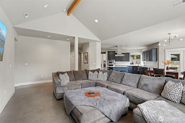 2222 215th Street E, Spanaway, WA 98387