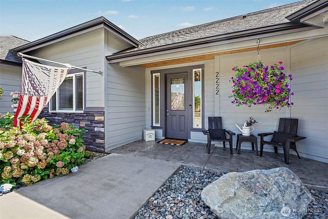 2222 215th Street E, Spanaway, WA 98387