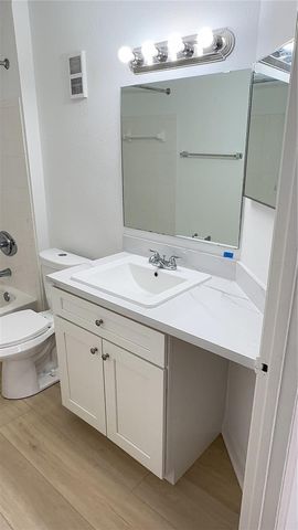 7350 WESTPOINTE BOULEVARD 213, Orlando, FL 32835