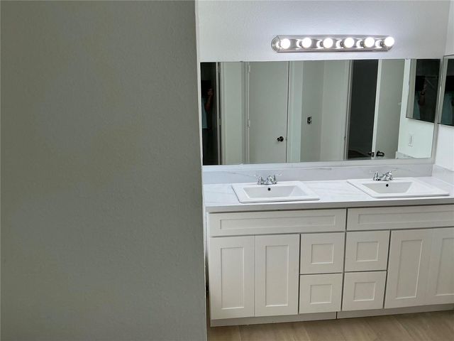 7350 WESTPOINTE BOULEVARD 213, Orlando, FL 32835