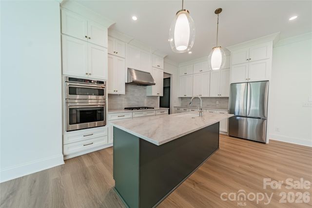 2648 Roslyn Avenue, Charlotte, NC 28208