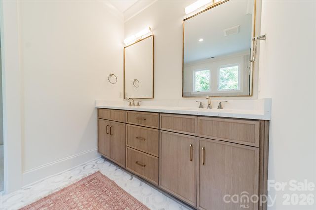 2648 Roslyn Avenue, Charlotte, NC 28208
