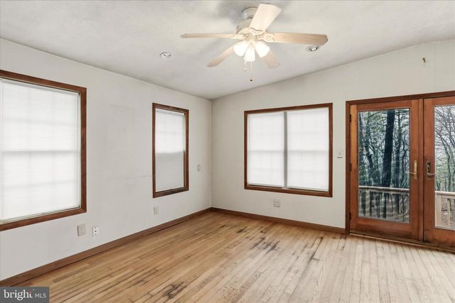 55 MOROSKO LN, Berkeley Springs, WV 25411