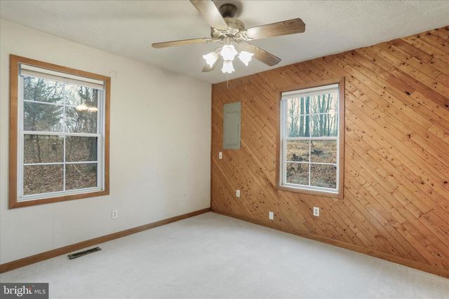 55 MOROSKO LN, Berkeley Springs, WV 25411