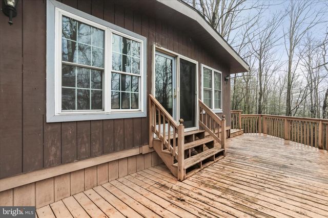 55 MOROSKO LN, Berkeley Springs, WV 25411