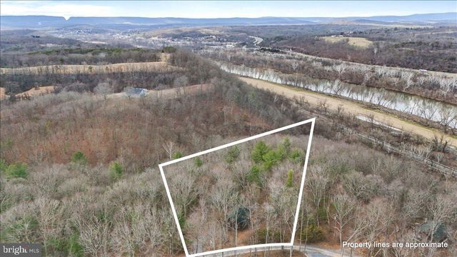 55 MOROSKO LN, Berkeley Springs, WV 25411