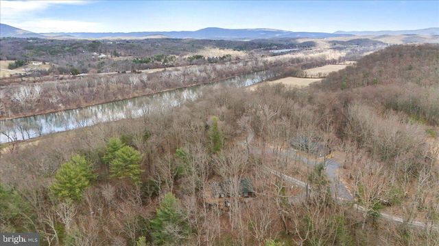 55 MOROSKO LN, Berkeley Springs, WV 25411