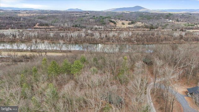 55 MOROSKO LN, Berkeley Springs, WV 25411