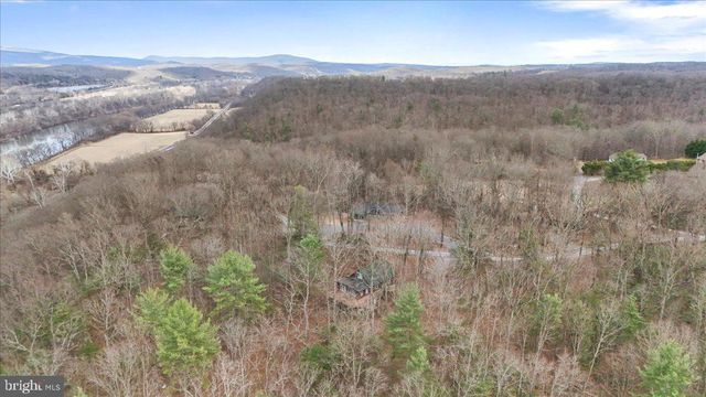 55 MOROSKO LN, Berkeley Springs, WV 25411