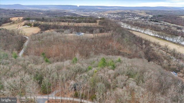 55 MOROSKO LN, Berkeley Springs, WV 25411