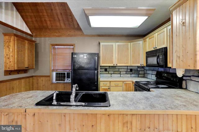 55 MOROSKO LN, Berkeley Springs, WV 25411