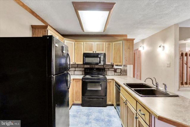 55 MOROSKO LN, Berkeley Springs, WV 25411