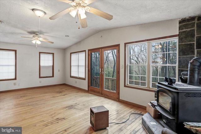 55 MOROSKO LN, Berkeley Springs, WV 25411