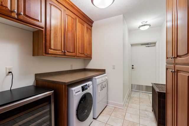 21957 Minnetonka Boulevard 17, Excelsior, MN 55331