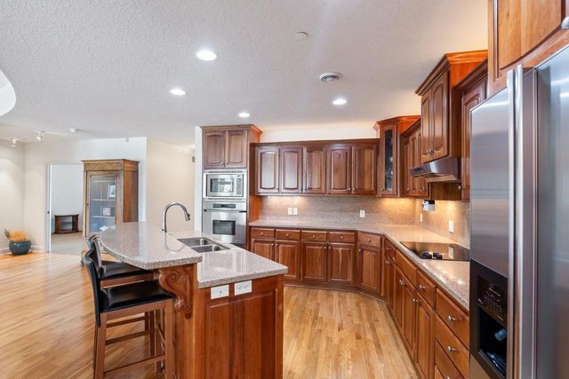 21957 Minnetonka Boulevard 17, Excelsior, MN 55331