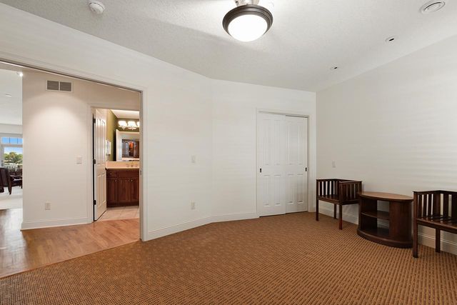 21957 Minnetonka Boulevard 17, Excelsior, MN 55331