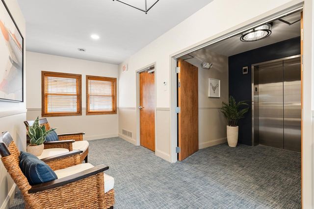 21957 Minnetonka Boulevard 17, Excelsior, MN 55331