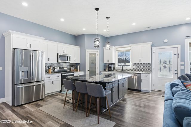 816 Otter Creek Rd, Vine Grove, KY 40175