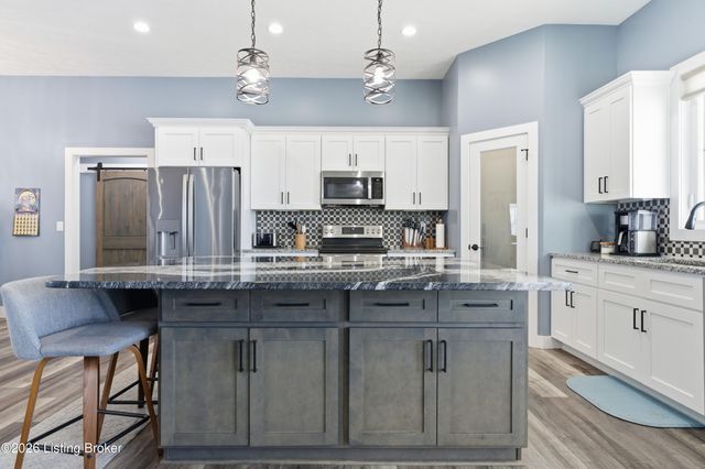 816 Otter Creek Rd, Vine Grove, KY 40175