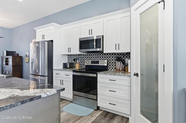 816 Otter Creek Rd, Vine Grove, KY 40175