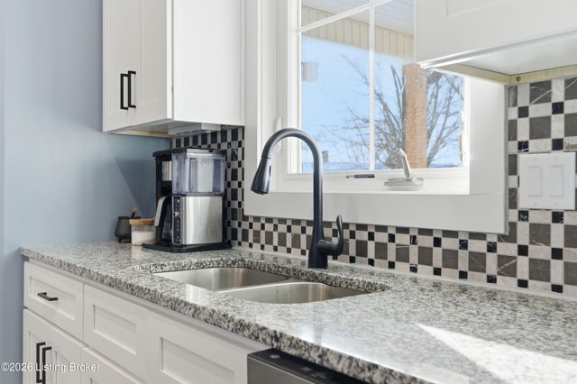 816 Otter Creek Rd, Vine Grove, KY 40175