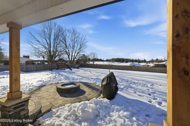 816 Otter Creek Rd, Vine Grove, KY 40175