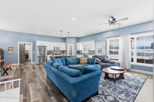 816 Otter Creek Rd, Vine Grove, KY 40175