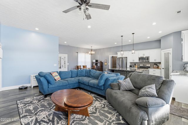 816 Otter Creek Rd, Vine Grove, KY 40175