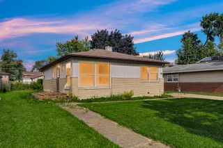 15634 Woodlawn East Avenue, South Holland, IL 60473