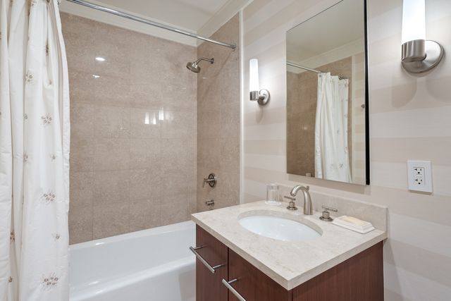 401 N Wabash Avenue 55F, Chicago, IL 60611