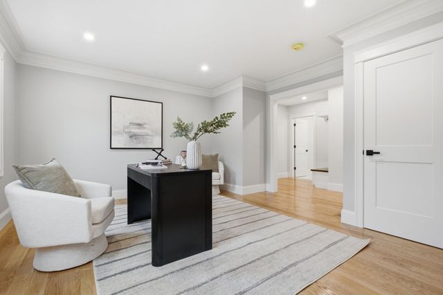 18 Druid Hill Ave, Burlington, MA 01803