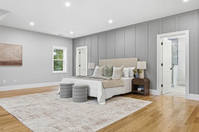 18 Druid Hill Ave, Burlington, MA 01803