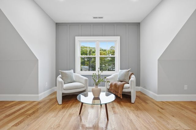 18 Druid Hill Ave, Burlington, MA 01803