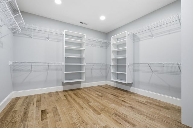 18 Druid Hill Ave, Burlington, MA 01803