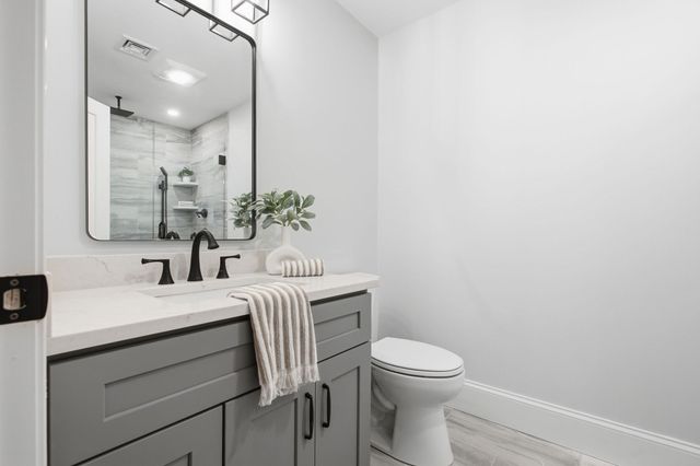 18 Druid Hill Ave, Burlington, MA 01803