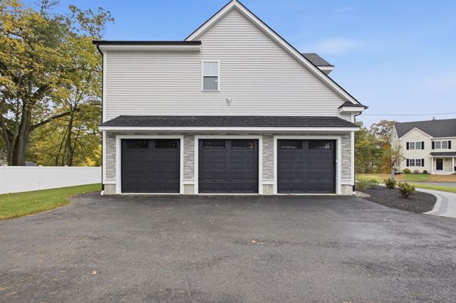 18 Druid Hill Ave, Burlington, MA 01803