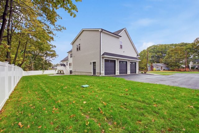 18 Druid Hill Ave, Burlington, MA 01803