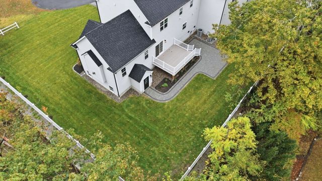 18 Druid Hill Ave, Burlington, MA 01803