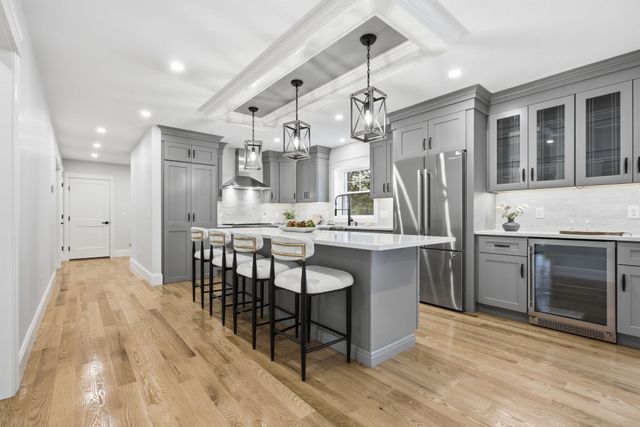 18 Druid Hill Ave, Burlington, MA 01803
