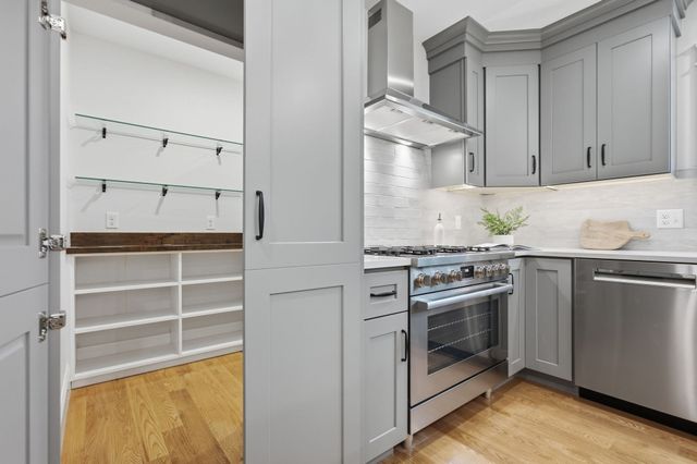 18 Druid Hill Ave, Burlington, MA 01803
