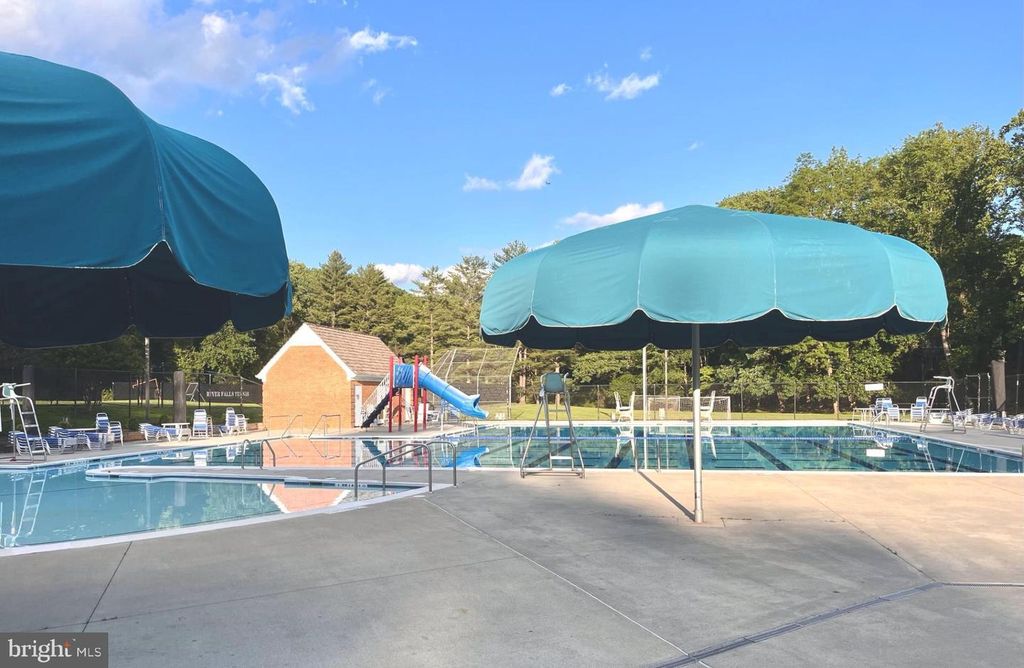 10533 MACARTHUR BLVD, Potomac, MD 20854
