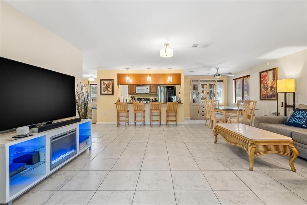 Image 10 of property listing at 3606 64TH STREET W, Bradenton, FL 34209
