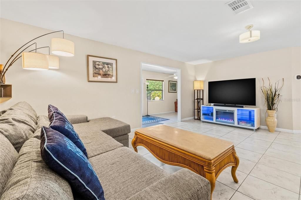 Image 11 of property listing at 3606 64TH STREET W, Bradenton, FL 34209