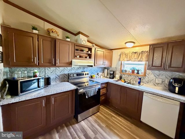 16 GREEN ACRES TRAILER CT, Lebanon, PA 17046