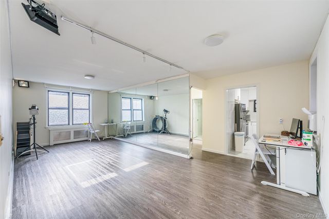 143-36 Barclay Avenue 1H, Flushing, NY 11355
