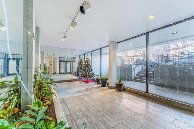 143-36 Barclay Avenue 1H, Flushing, NY 11355