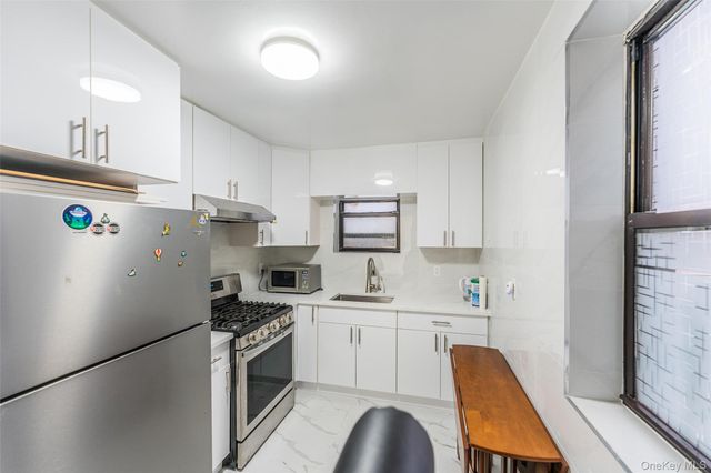143-36 Barclay Avenue 1H, Flushing, NY 11355