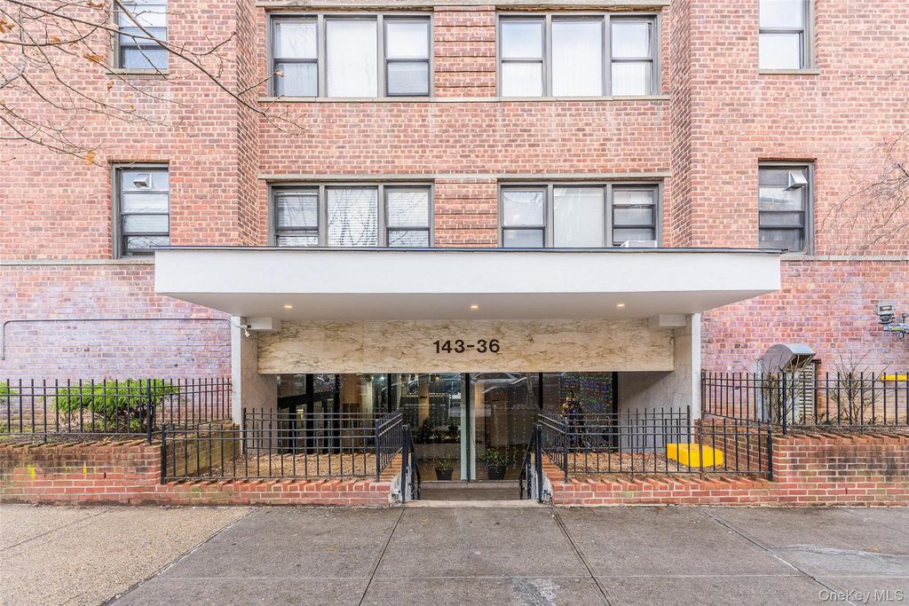 143-36 Barclay Avenue 1H, Flushing, NY 11355